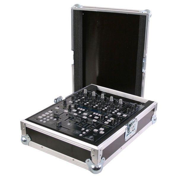 Behringer DDM 4000 Bundle II – United States