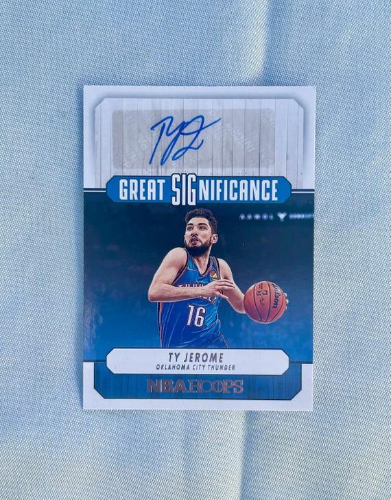 2022-<b>23</b> Panini Hoops <b>Basketball</b> - Ty Jerome - Autogrammkarte mit ...